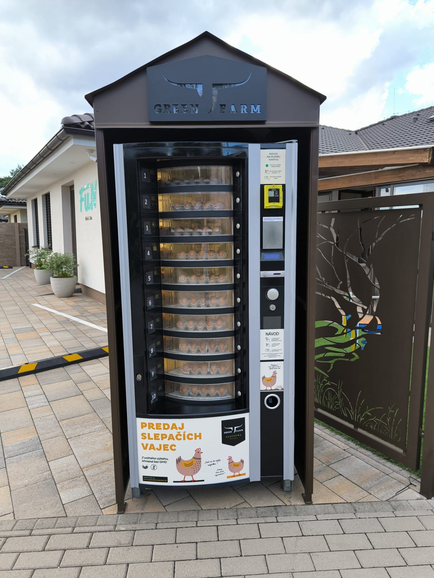 Predajný automat Green Farm — FUN Malá Ida 1